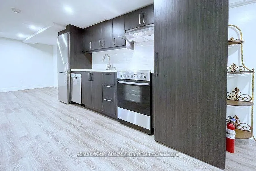Photo 4 of Unit Lower, 299 Rosewell Avenue E, Toronto, Lawrence Park South — HOMEH
