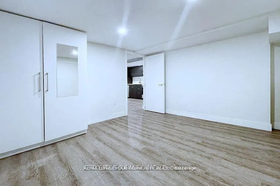 Photo 6 of Unit Lower, 299 Rosewell Avenue E, Toronto, Lawrence Park South — HOMEH