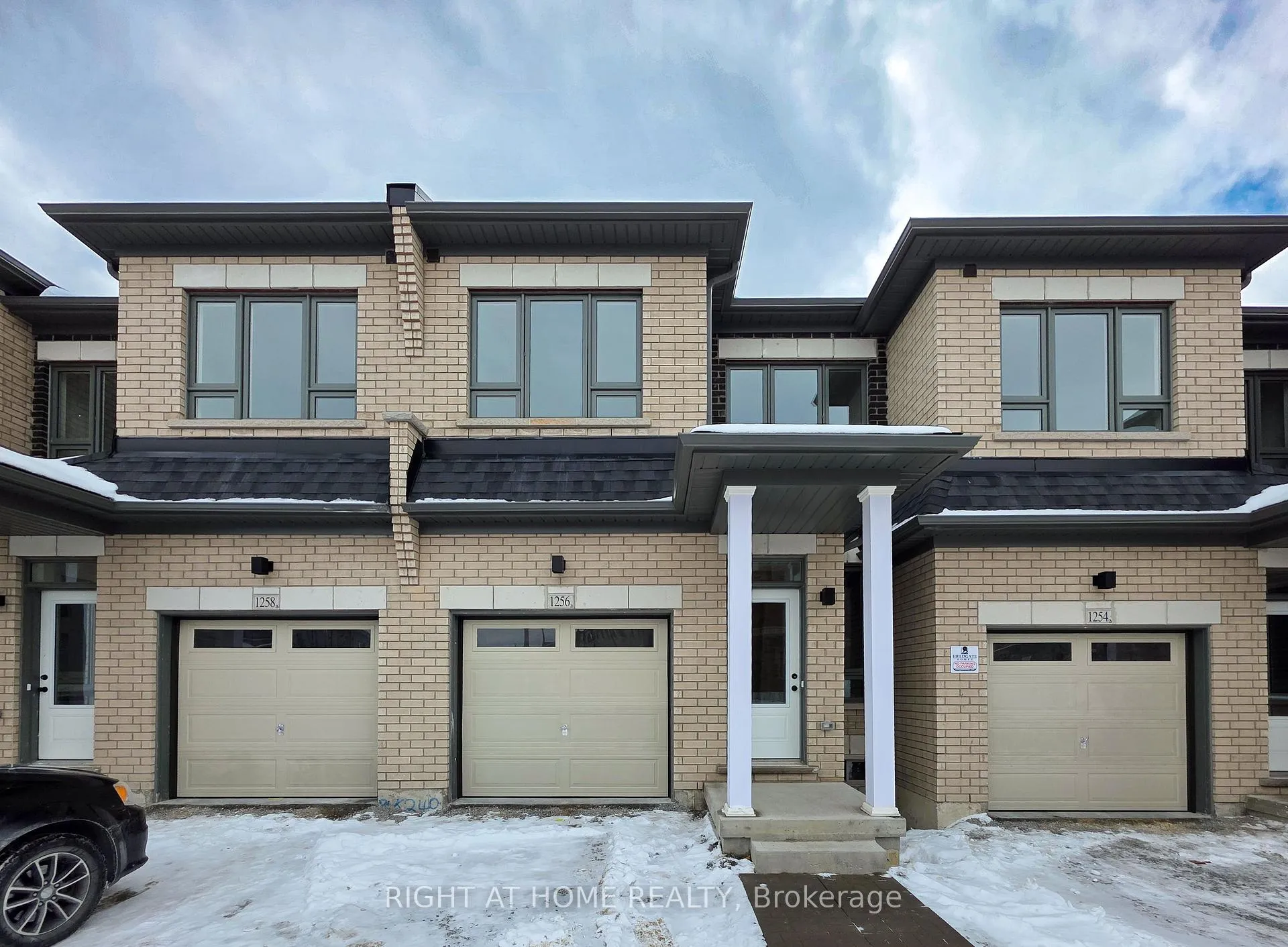 Photo 1 of 1256 Elizabeth Mackenzie Drive, Pickering, Rural Pickering — HOMEH