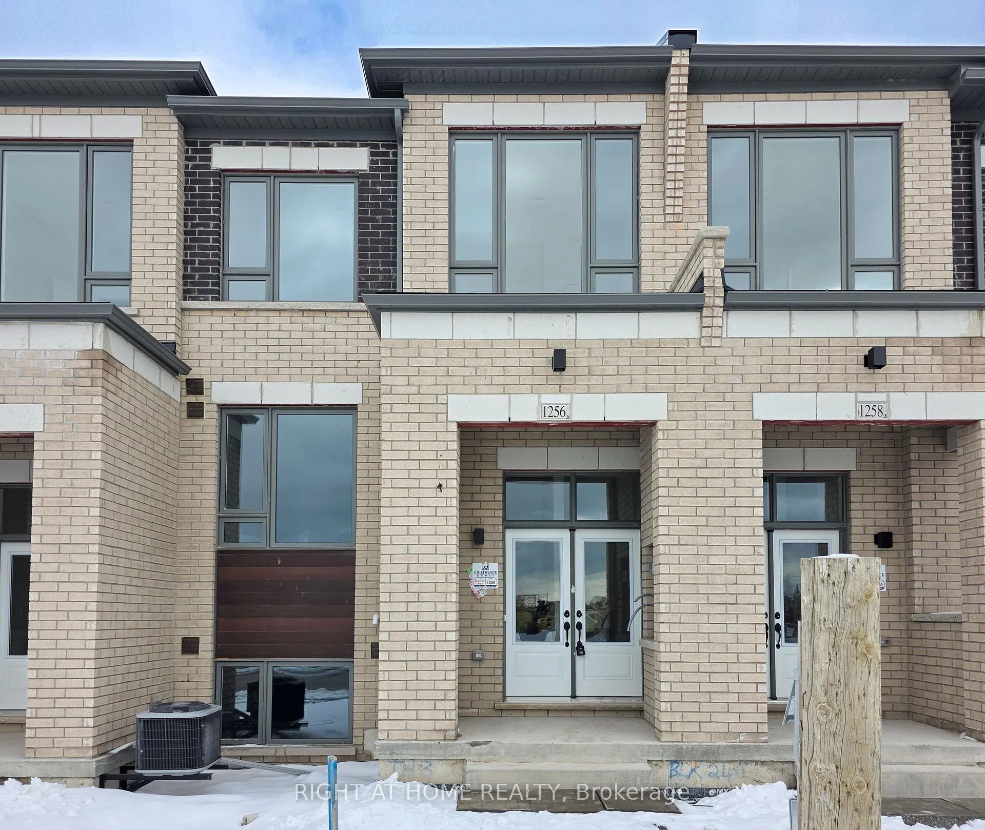 Photo 3 of 1256 Elizabeth Mackenzie Drive, Pickering, Rural Pickering — HOMEH