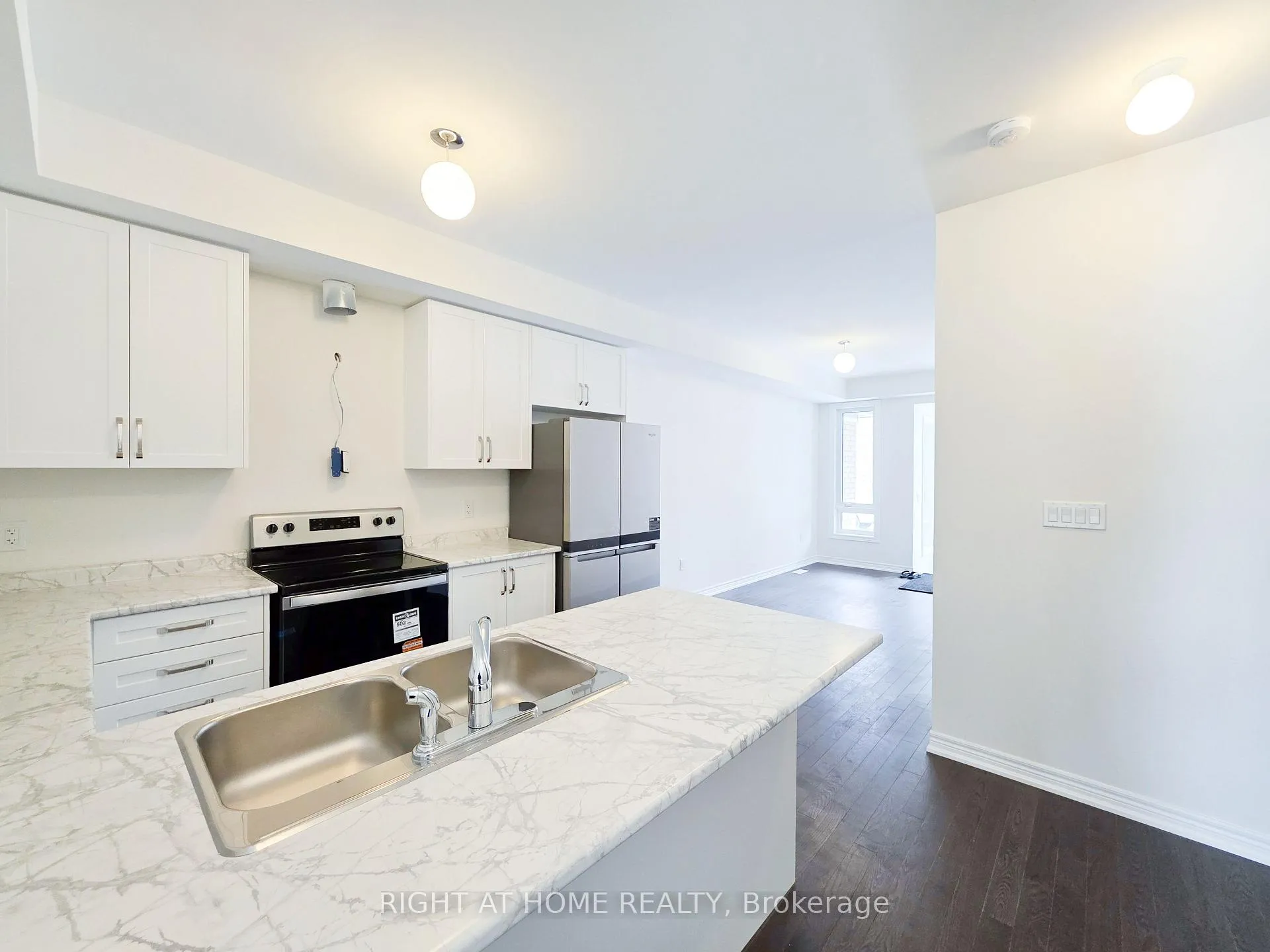 Photo 5 of 1256 Elizabeth Mackenzie Drive, Pickering, Rural Pickering — HOMEH