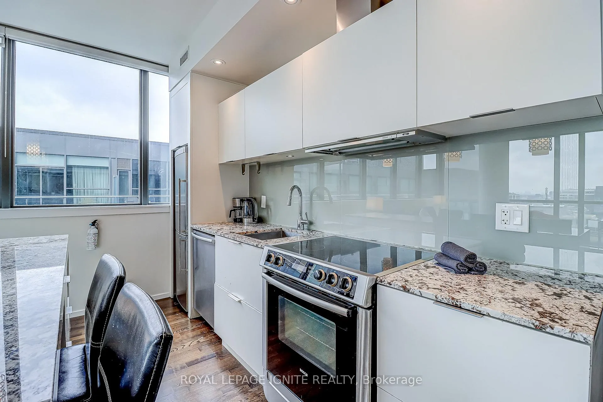 Photo 3 of Unit 1502, 8 Charlotte Street, Toronto, Waterfront Communities — HOMEH