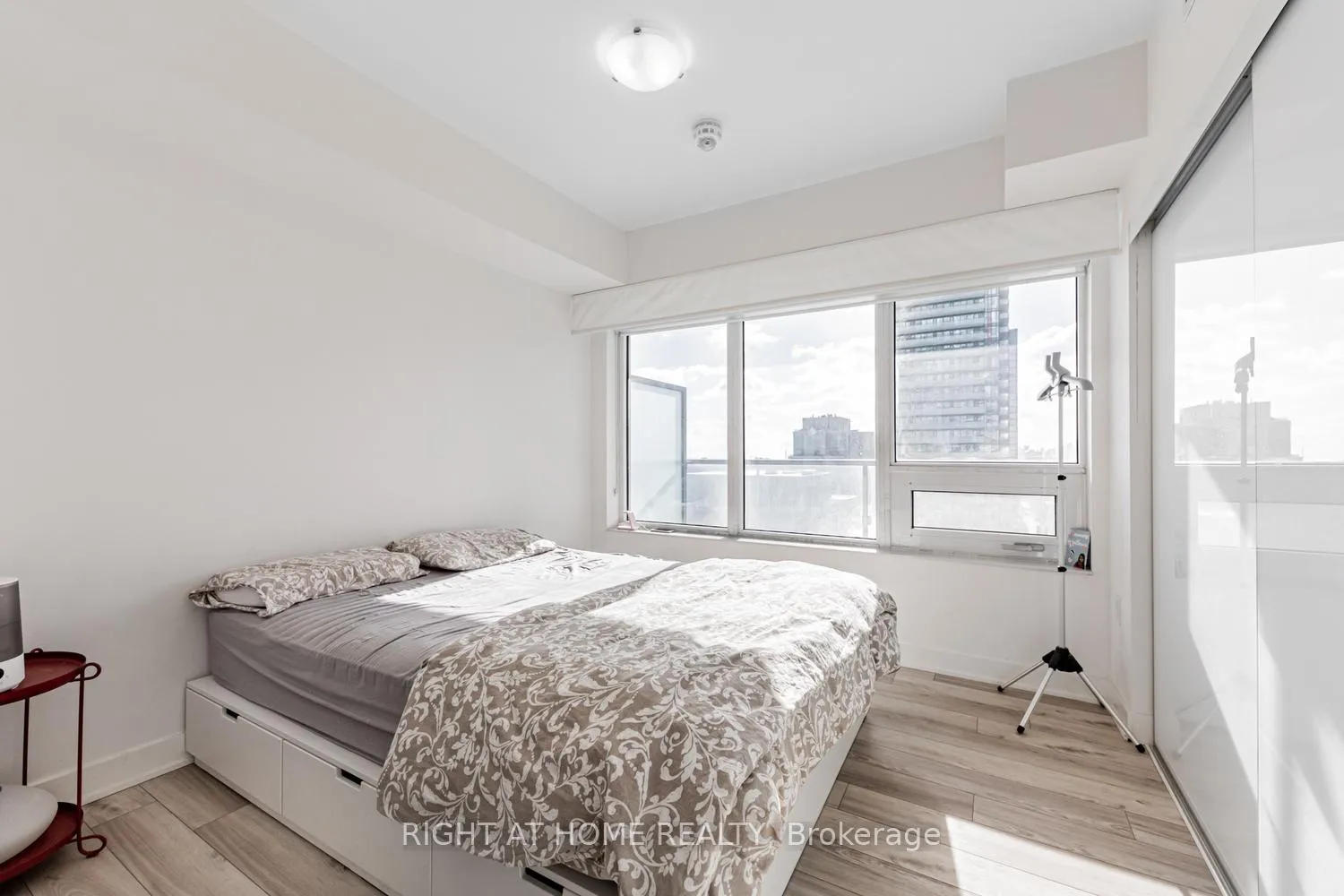 Photo 16 of Unit 1910, 195 Redpath Avenue, Toronto, Mount Pleasant West — HOMEH