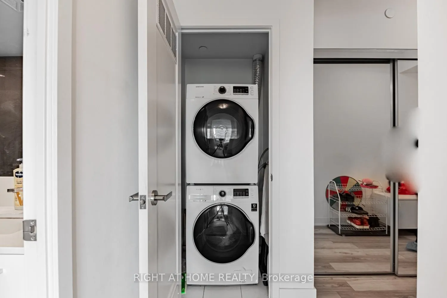 Photo 20 of Unit 1910, 195 Redpath Avenue, Toronto, Mount Pleasant West — HOMEH
