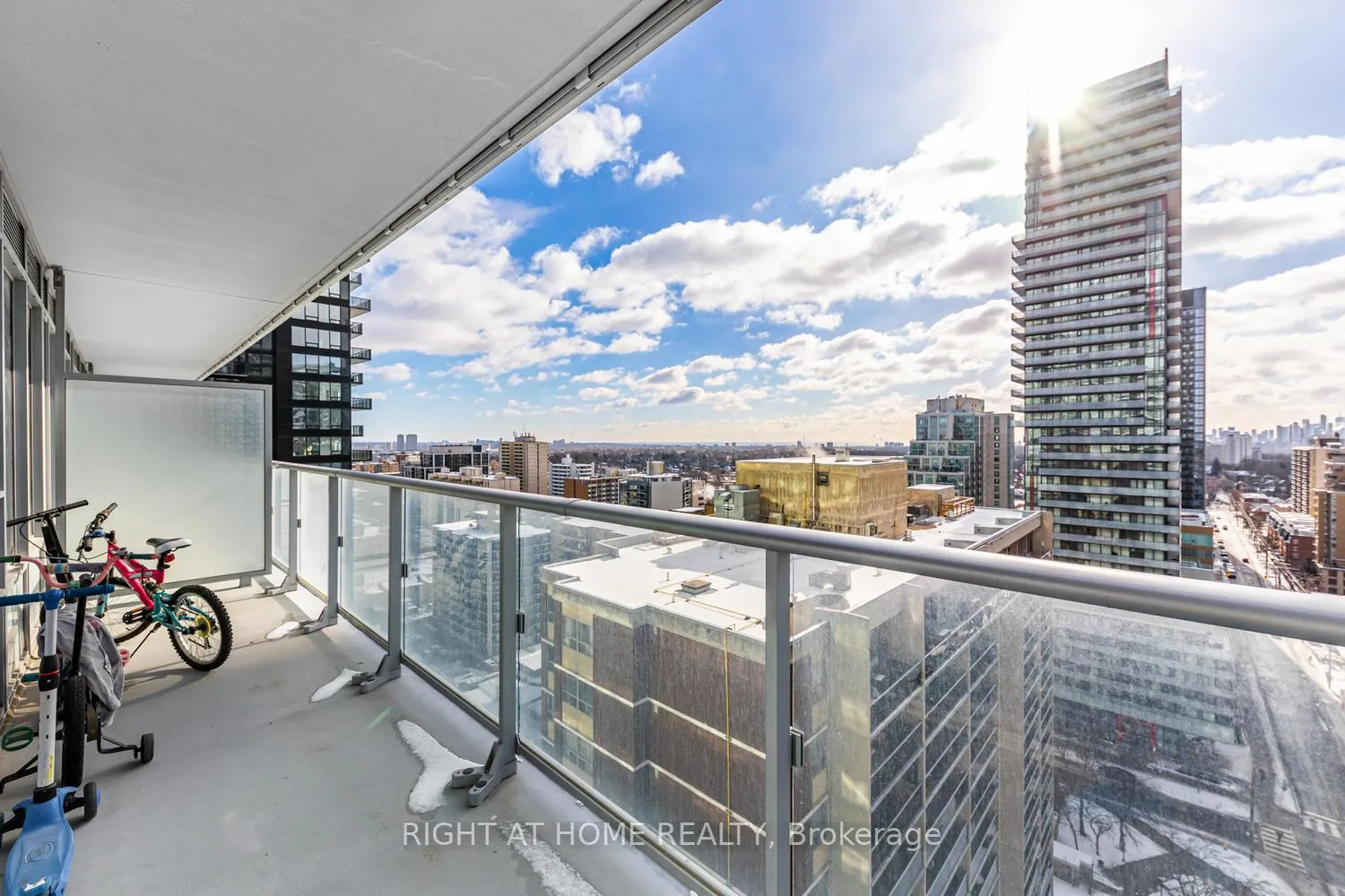 Photo 24 of Unit 1910, 195 Redpath Avenue, Toronto, Mount Pleasant West — HOMEH