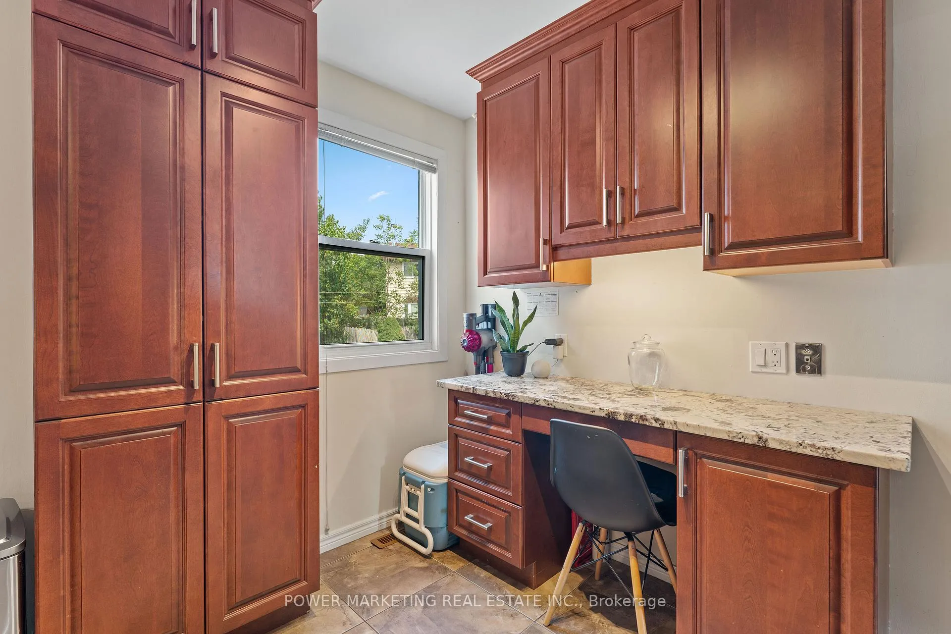 Photo 11 of 1809 Chopin Place, Ottawa, Chateauneuf — HOMEH