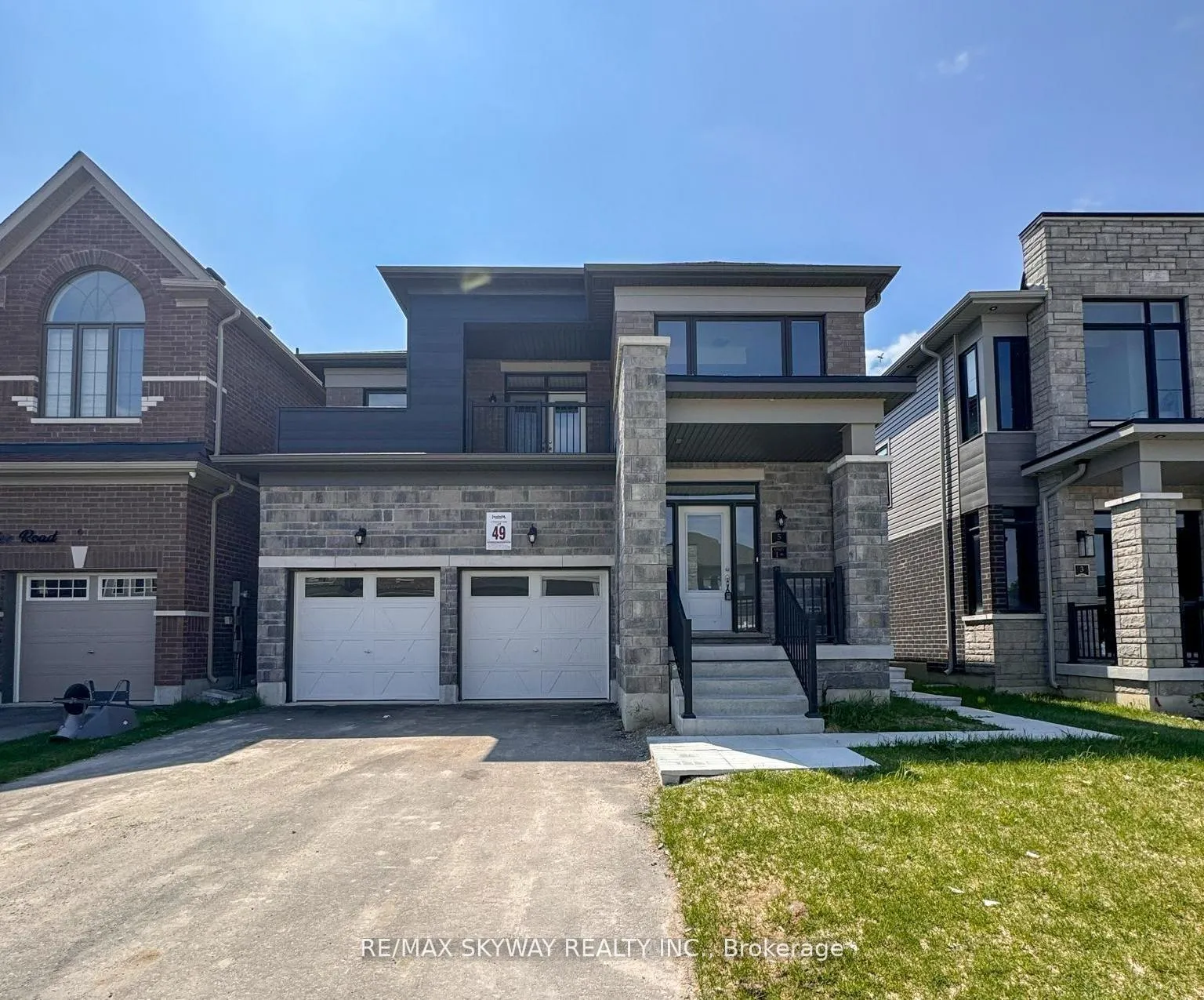 Photo 2 of Unit A, 5 Bannister Road, Barrie, Rural Barrie Southeast — HOMEH