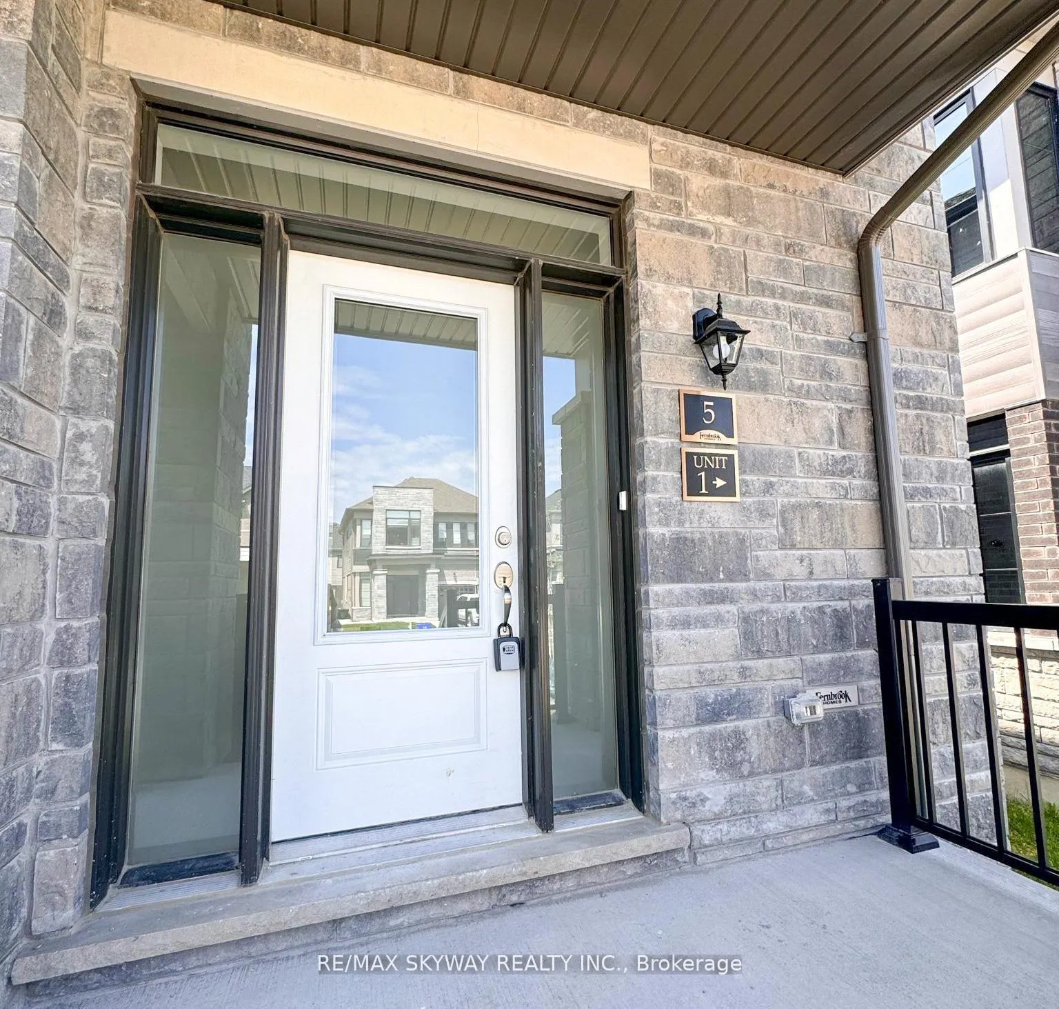 Photo 3 of Unit A, 5 Bannister Road, Barrie, Rural Barrie Southeast — HOMEH