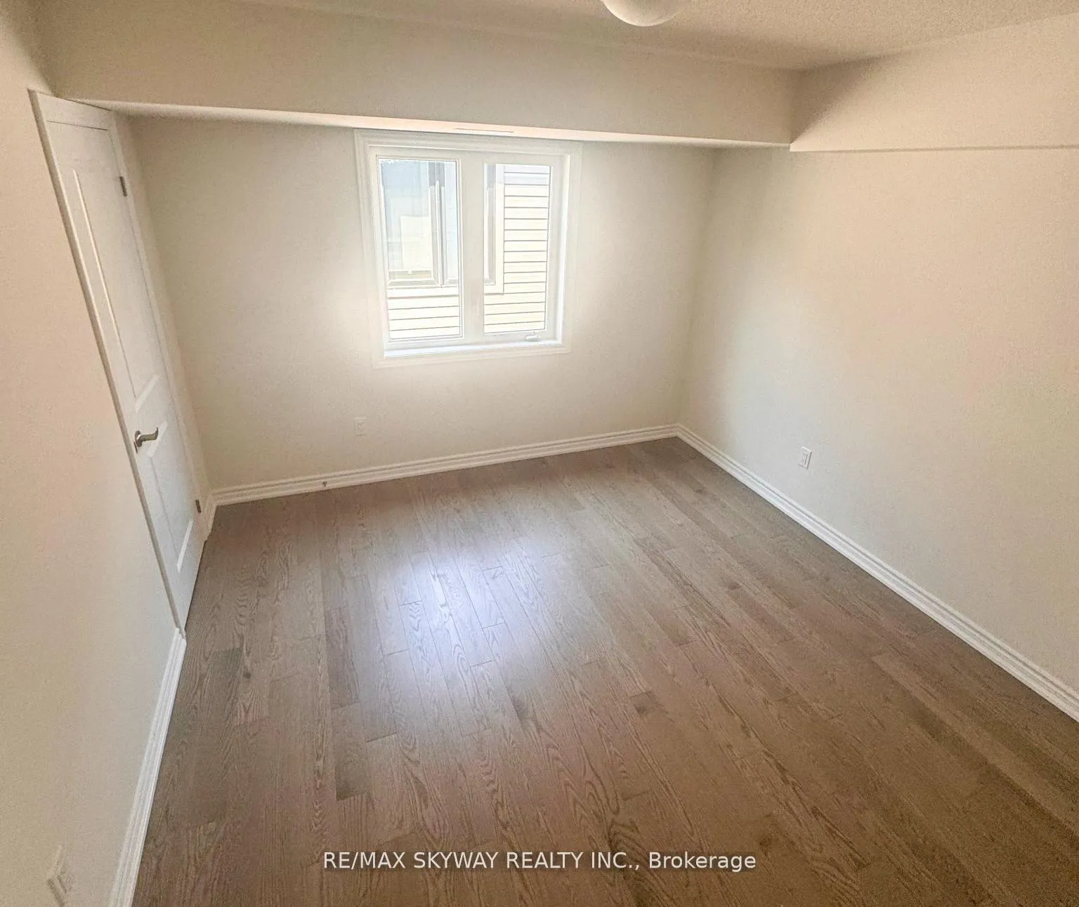 Photo 8 of Unit A, 5 Bannister Road, Barrie, Rural Barrie Southeast — HOMEH