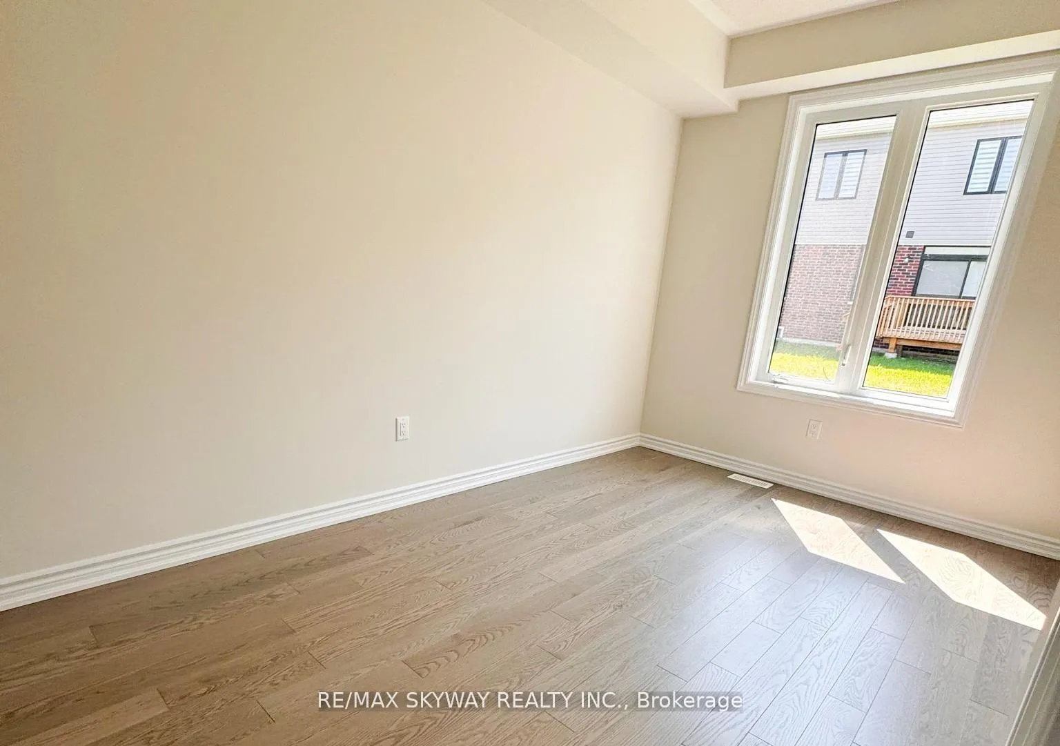Photo 10 of Unit A, 5 Bannister Road, Barrie, Rural Barrie Southeast — HOMEH