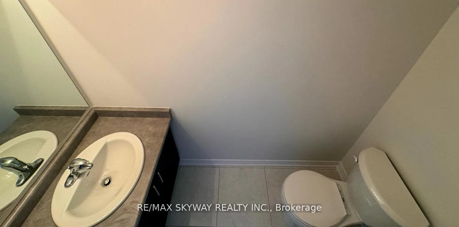 Photo 13 of Unit A, 5 Bannister Road, Barrie, Rural Barrie Southeast — HOMEH