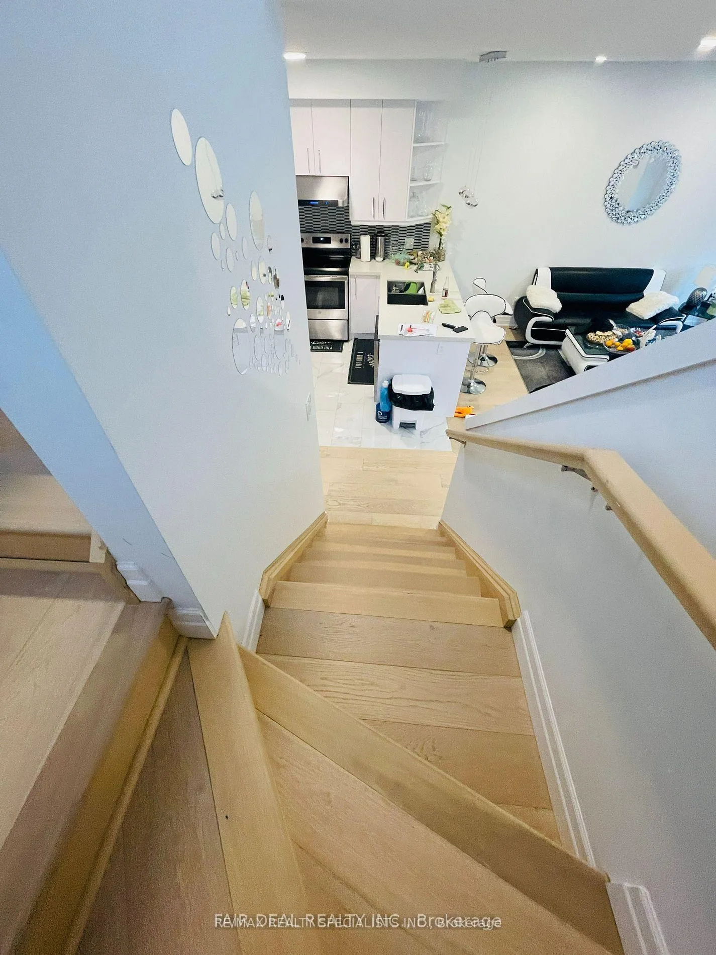 Photo 5 of Unit 11, 2610 Kettering Place, London, South U — HOMEH