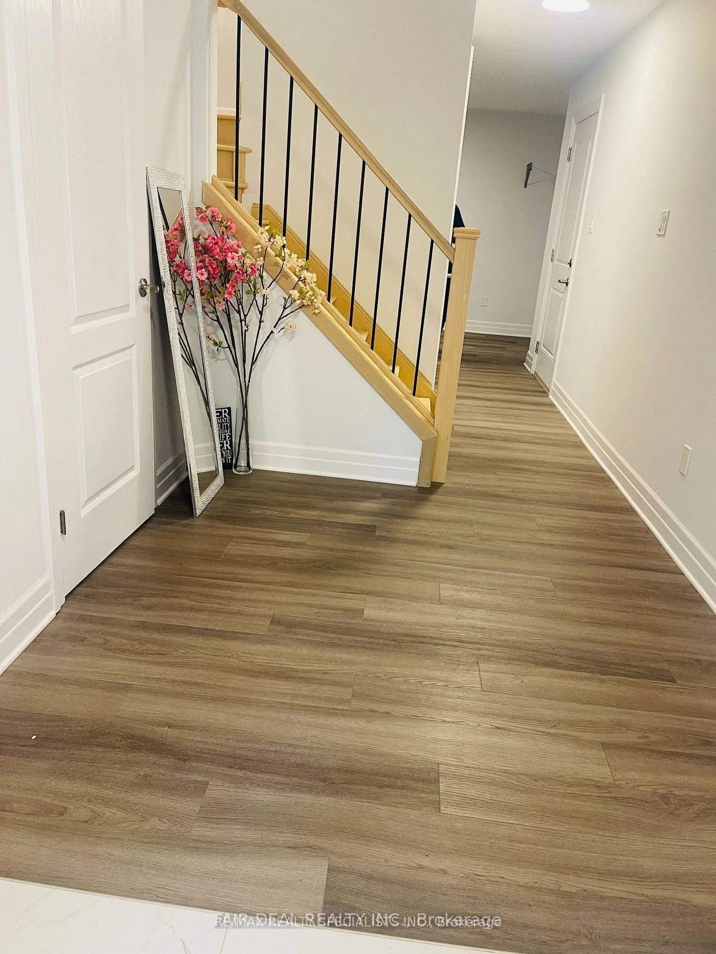 Photo 6 of Unit 11, 2610 Kettering Place, London, South U — HOMEH