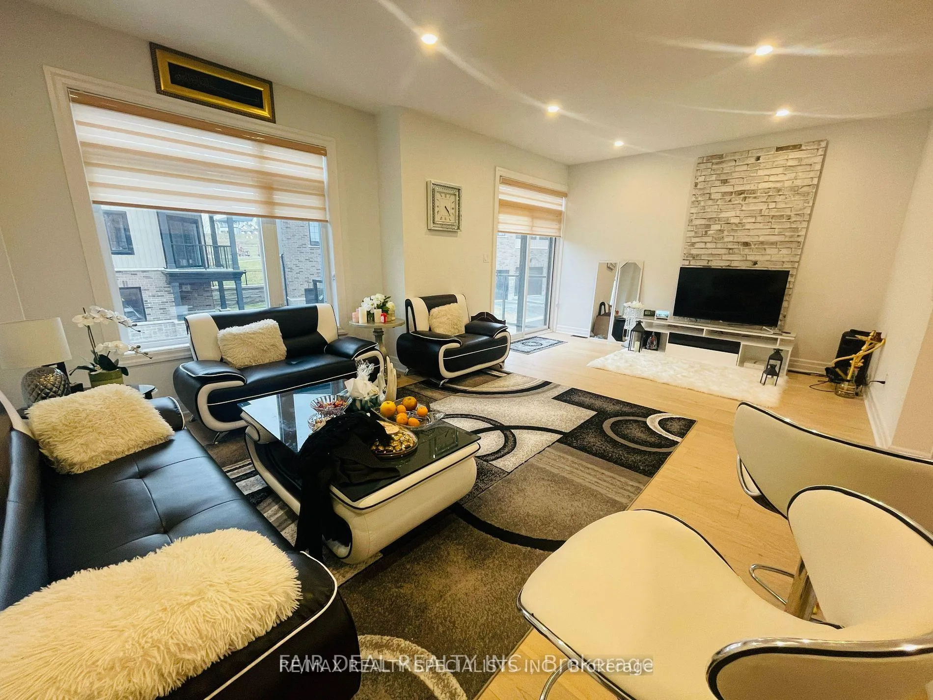 Photo 7 of Unit 11, 2610 Kettering Place, London, South U — HOMEH