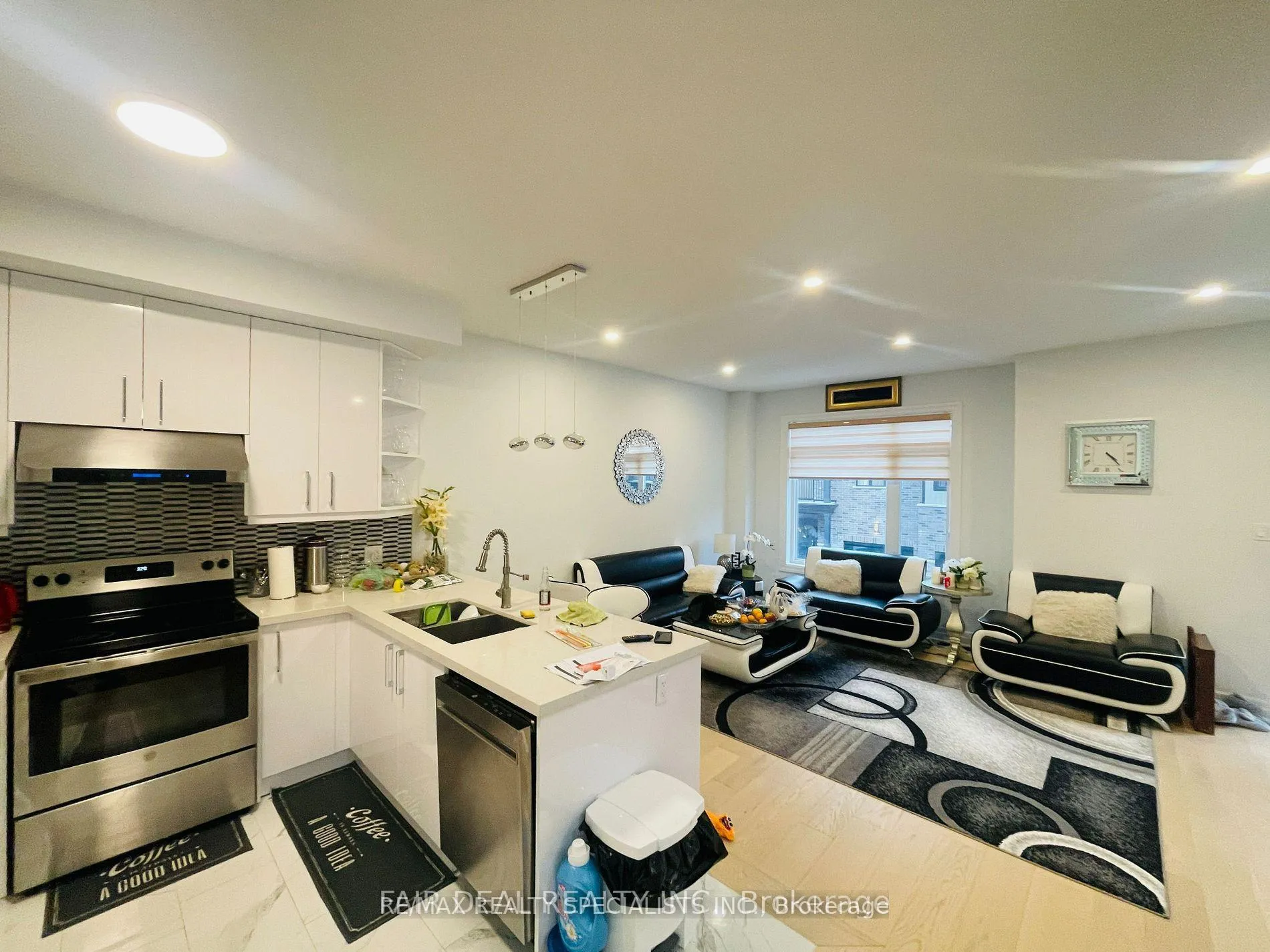 Photo 8 of Unit 11, 2610 Kettering Place, London, South U — HOMEH