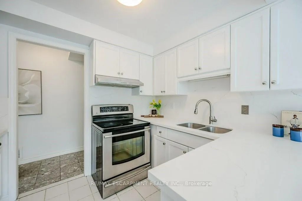 Photo 12 of Unit 302 (B), 67 Caroline Street, Hamilton, Durand — HOMEH