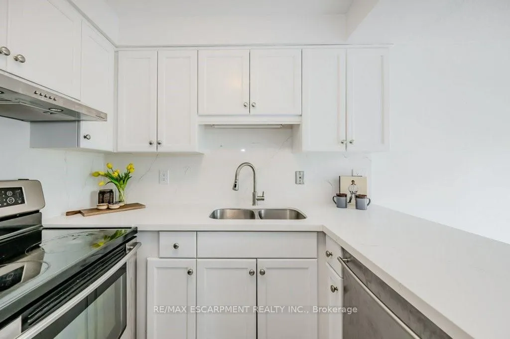 Photo 14 of Unit 302 (B), 67 Caroline Street, Hamilton, Durand — HOMEH