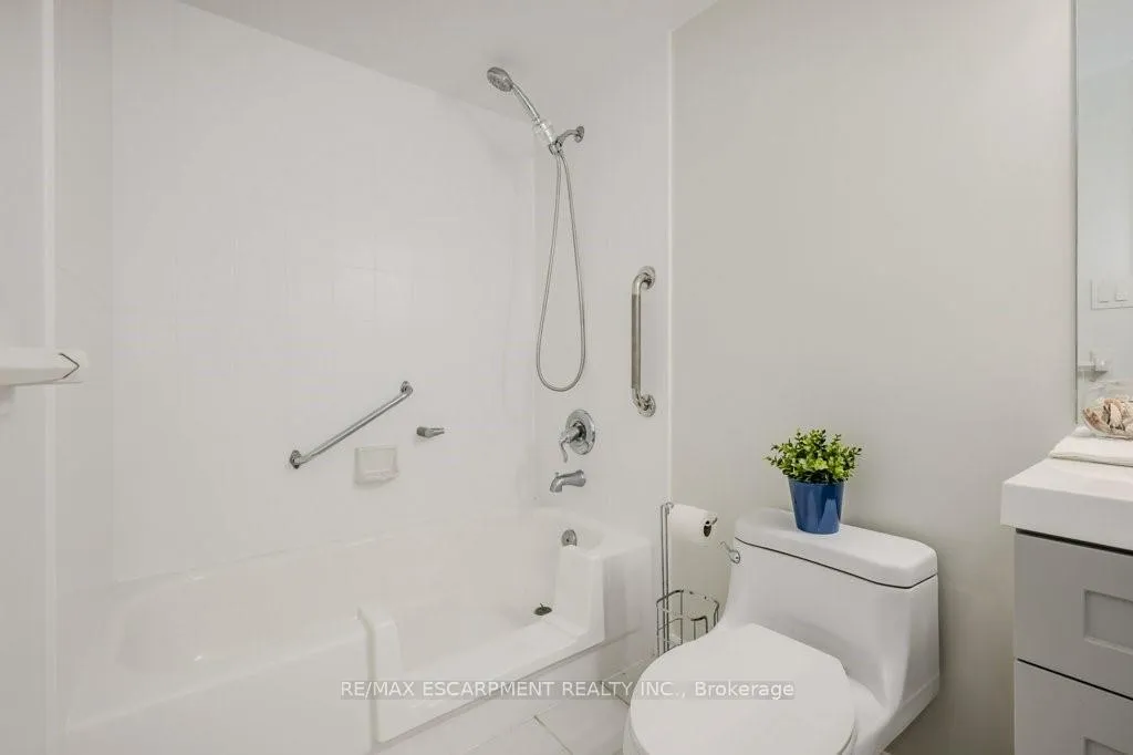 Photo 43 of Unit 302 (B), 67 Caroline Street, Hamilton, Durand — HOMEH