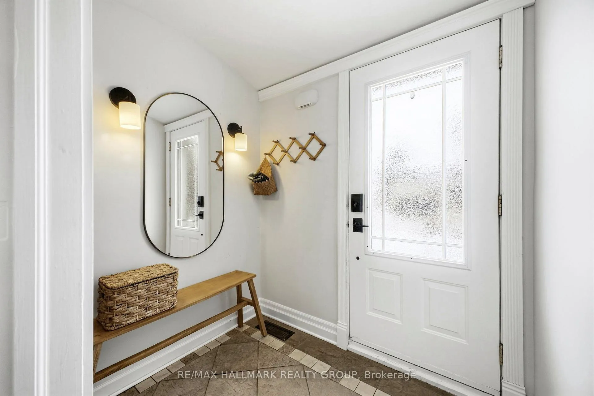 Photo 5 of 340 Cunningham Avenue, Ottawa, Alta Vista/Faircrest Heights — HOMEH