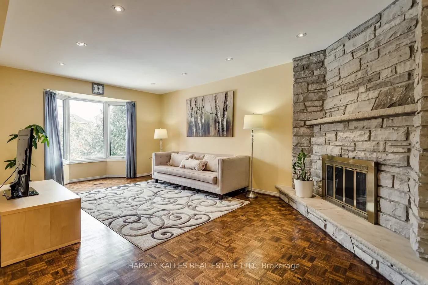 Photo 14 of 145 Franklin Avenue, Vaughan, Crestwood-Springfarm-Yorkhill — HOMEH