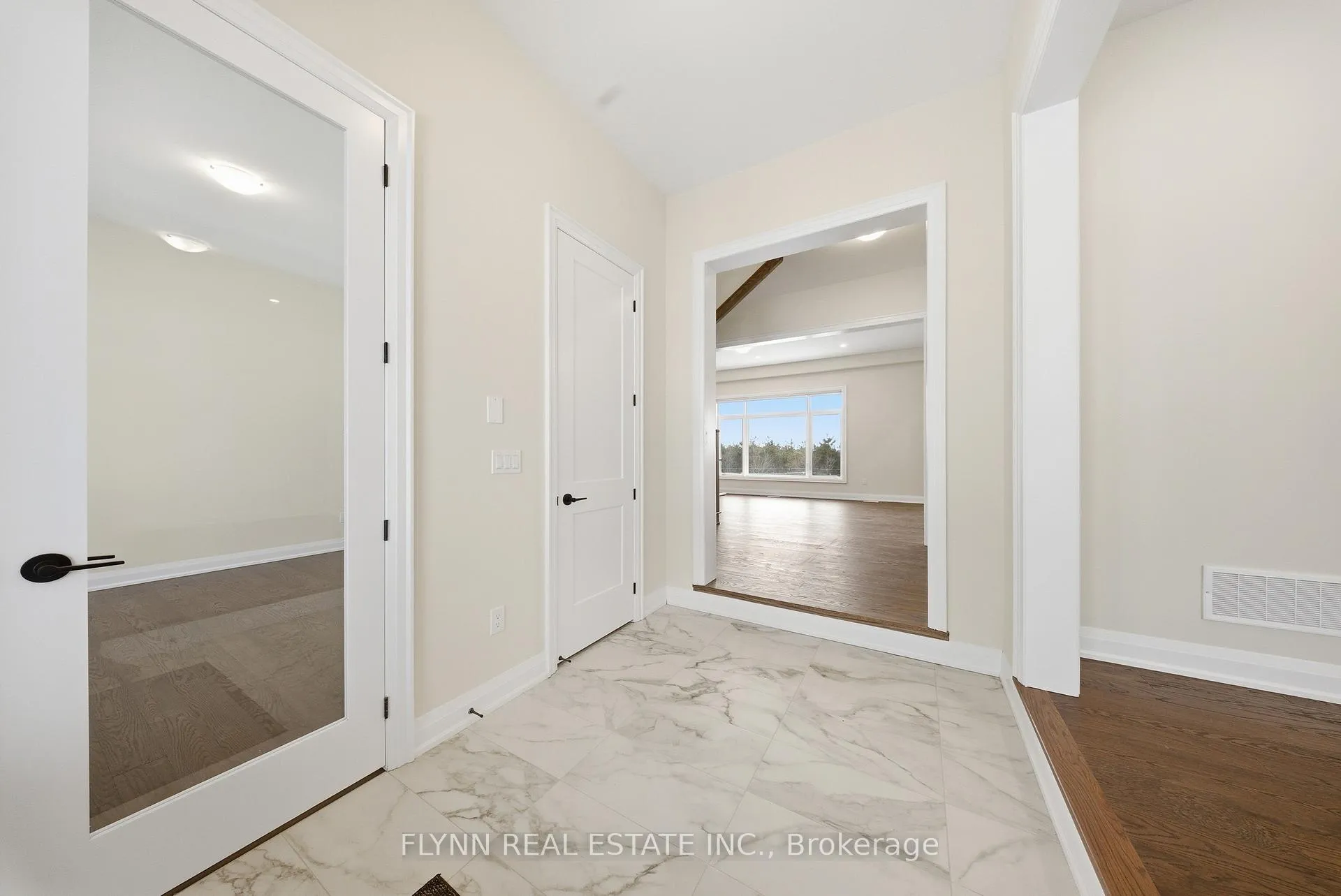 Photo 8 of 13 Aldwinckle Avenue, Oro-Medonte, Rural Oro-Medonte — HOMEH