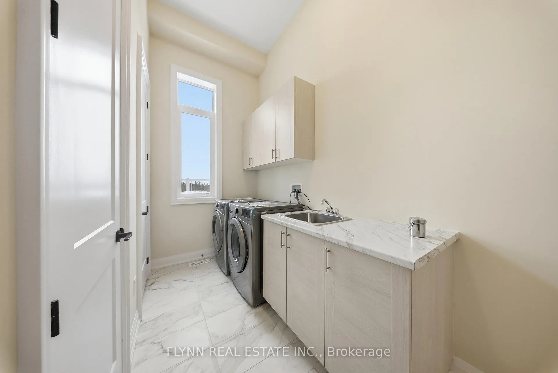 Photo 23 of 13 Aldwinckle Avenue, Oro-Medonte, Rural Oro-Medonte — HOMEH