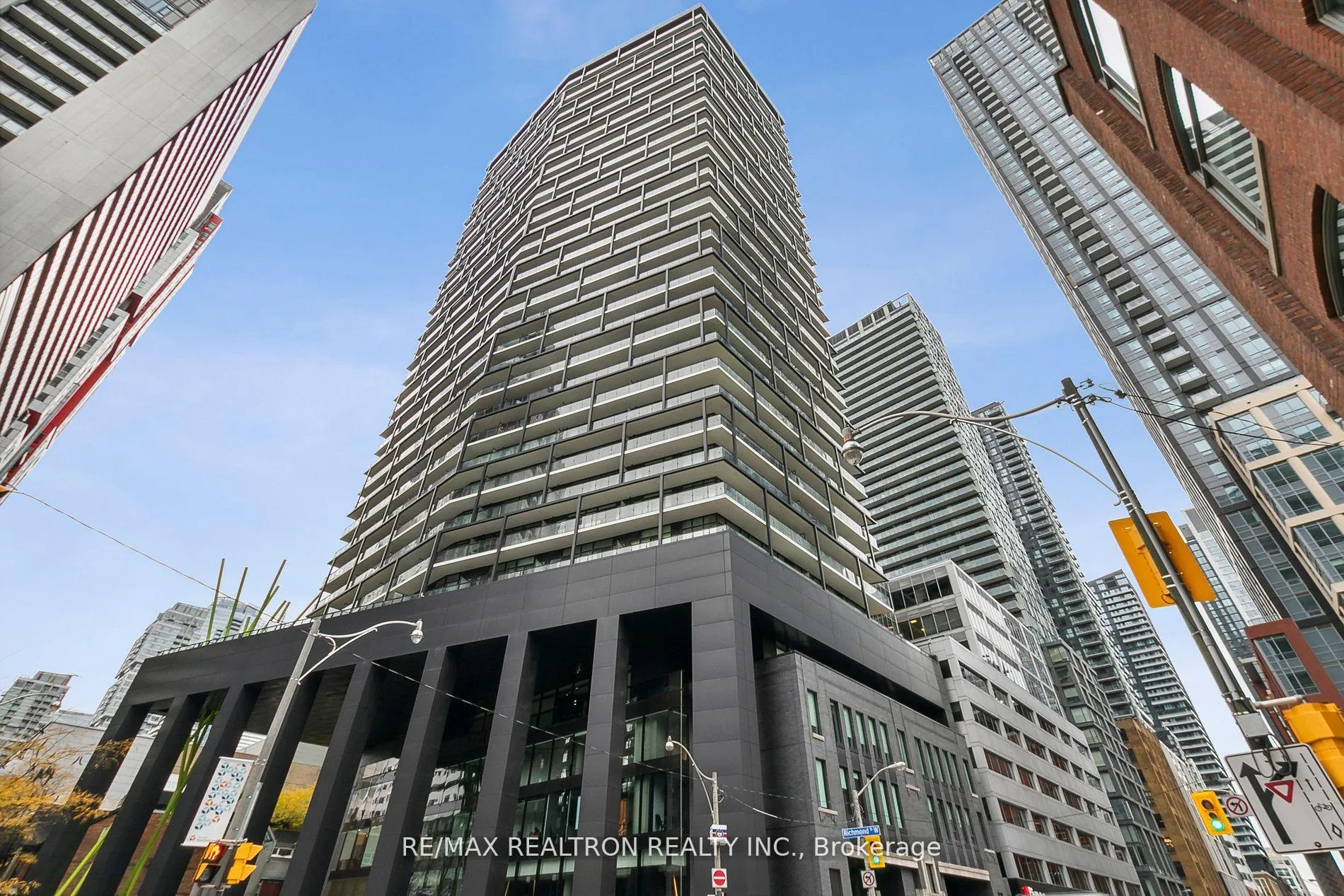 Front of Unit 2708, 125 Peter Street
