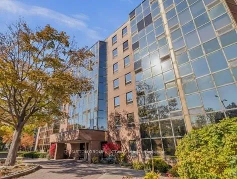 Front of Unit 610, 2019 Carling Avenue