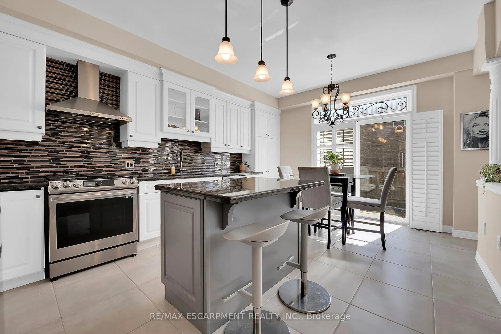 Photo 3 of 8 Chartwell Circle, Hamilton, Jerome — HOMEH