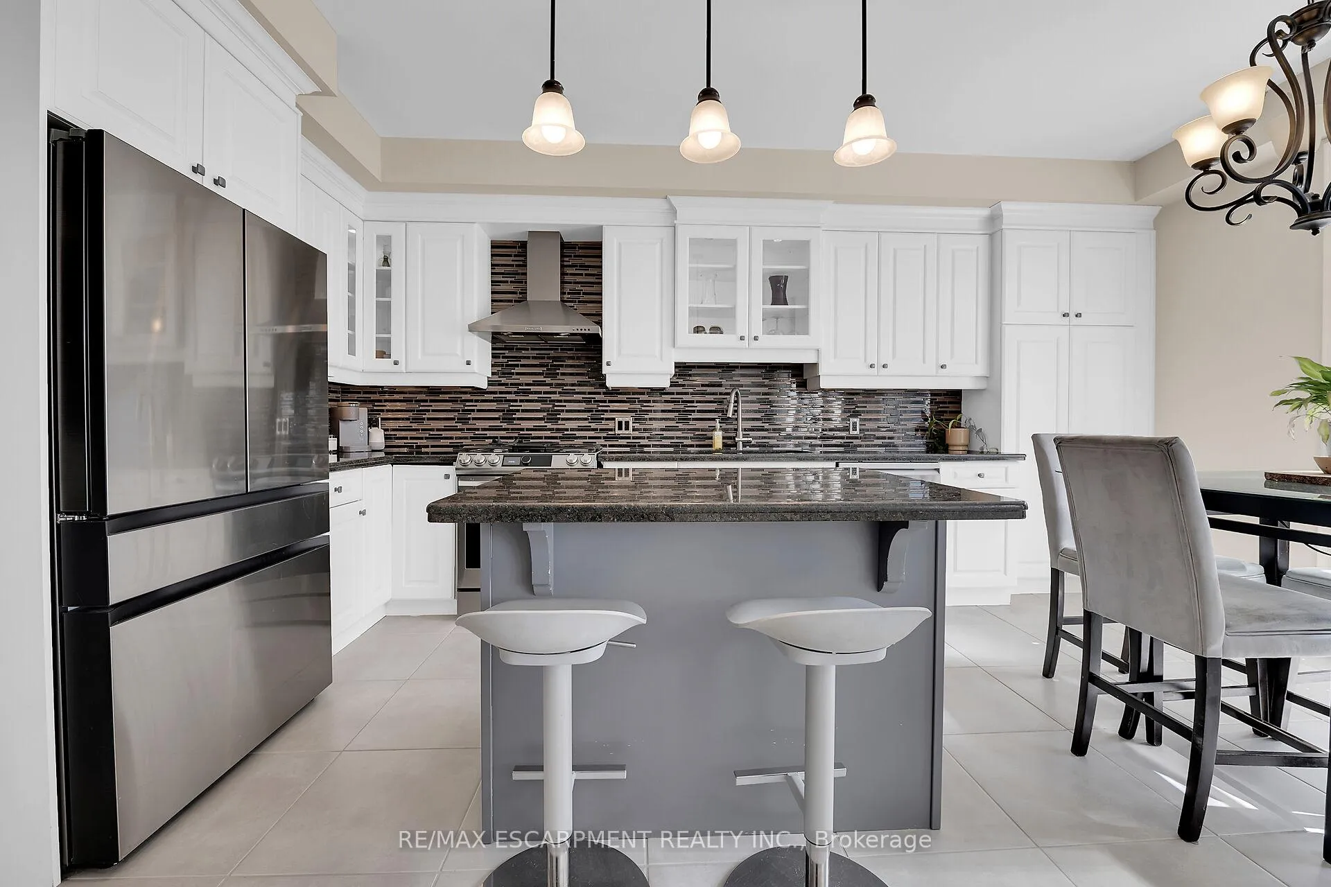 Photo 4 of 8 Chartwell Circle, Hamilton, Jerome — HOMEH