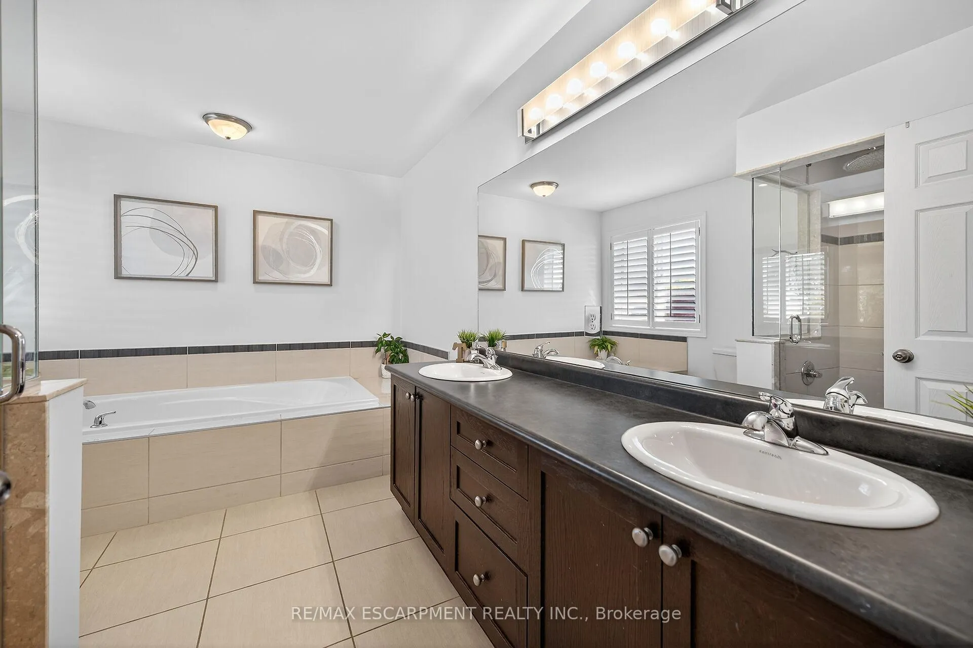 Photo 25 of 8 Chartwell Circle, Hamilton, Jerome — HOMEH