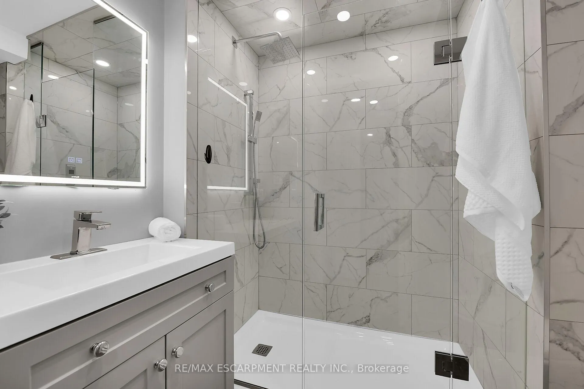 Photo 34 of 8 Chartwell Circle, Hamilton, Jerome — HOMEH