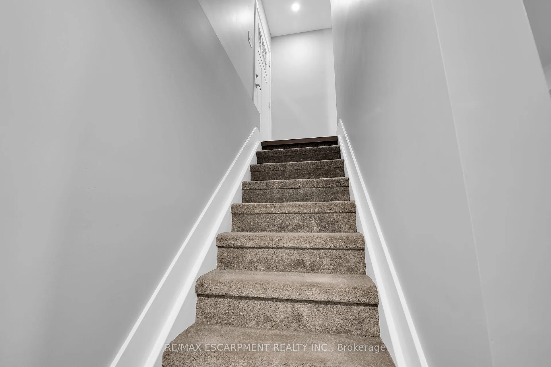 Photo 43 of 8 Chartwell Circle, Hamilton, Jerome — HOMEH