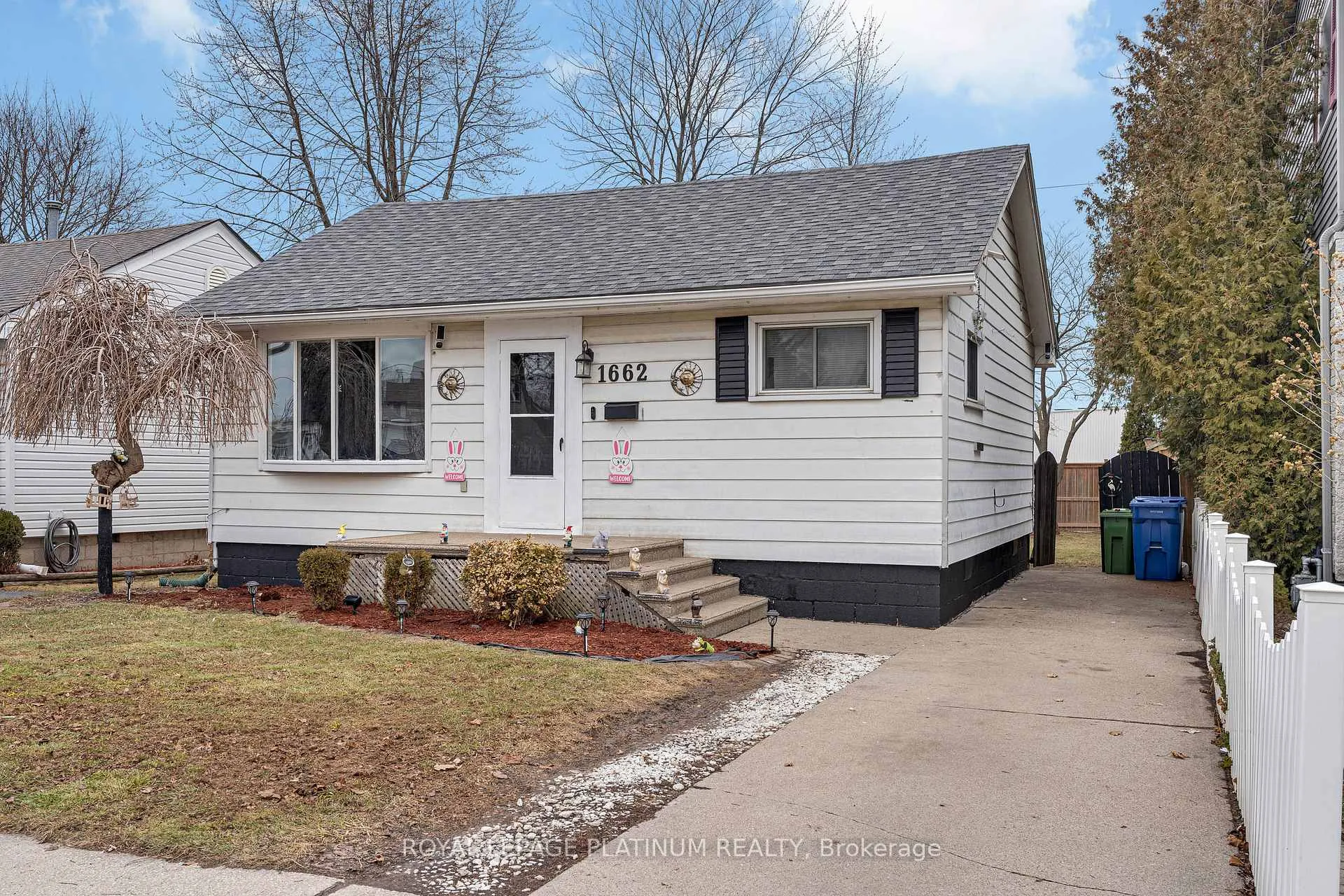 Front of 1662 Tourangeau Road