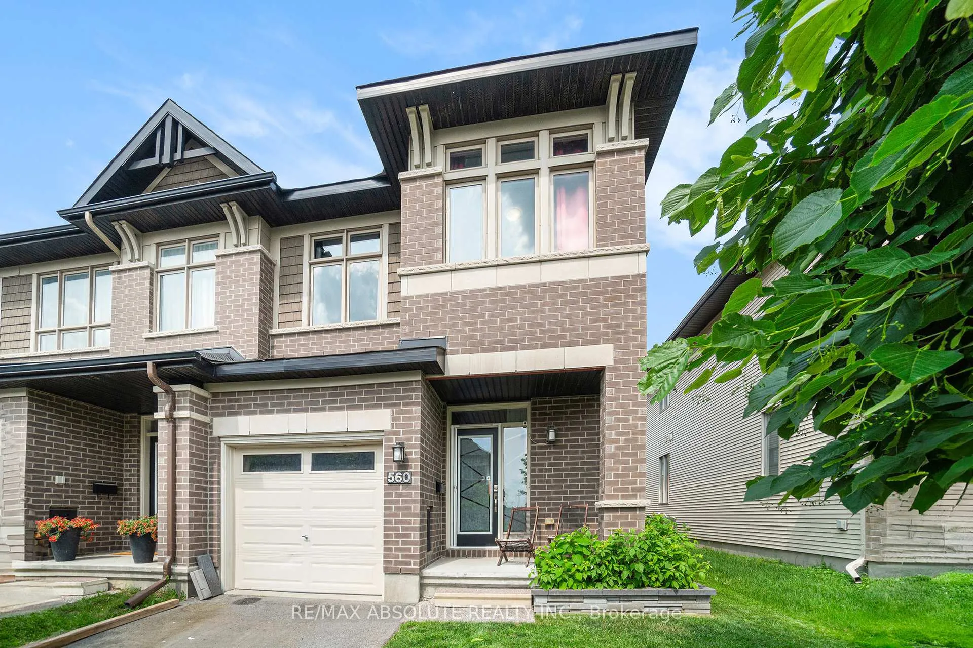 Photo 2 of 560 Triangle Street, Ottawa, Kanata - Emerald Meadows/Trailwest — HOMEH