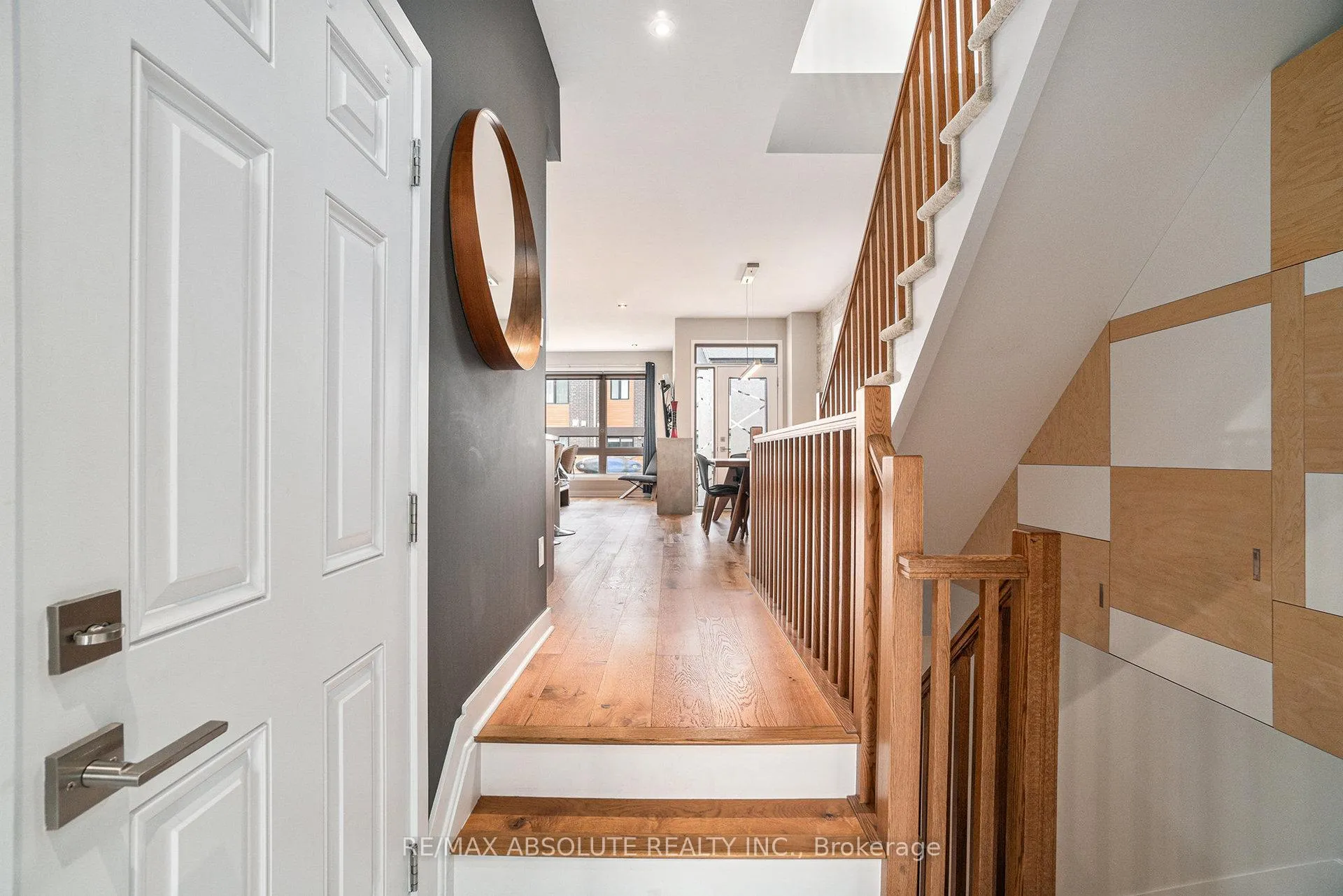 Photo 4 of 560 Triangle Street, Ottawa, Kanata - Emerald Meadows/Trailwest — HOMEH