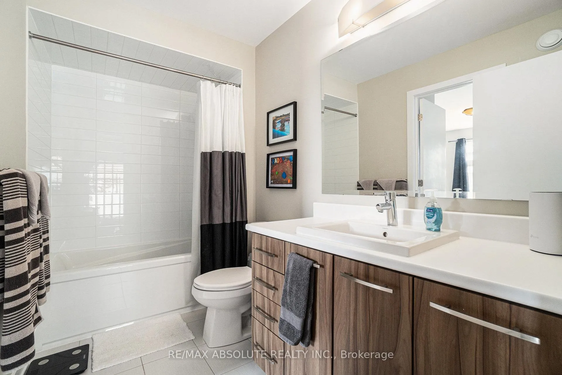 Photo 18 of 560 Triangle Street, Ottawa, Kanata - Emerald Meadows/Trailwest — HOMEH