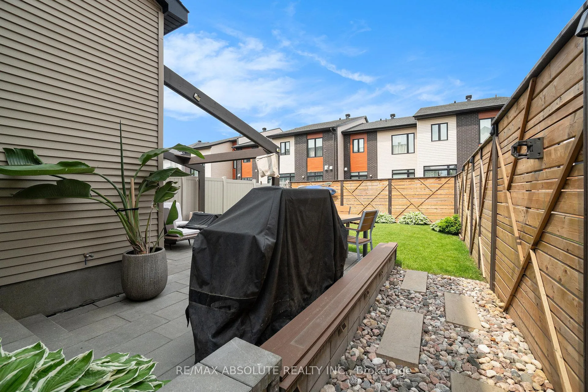 Photo 25 of 560 Triangle Street, Ottawa, Kanata - Emerald Meadows/Trailwest — HOMEH