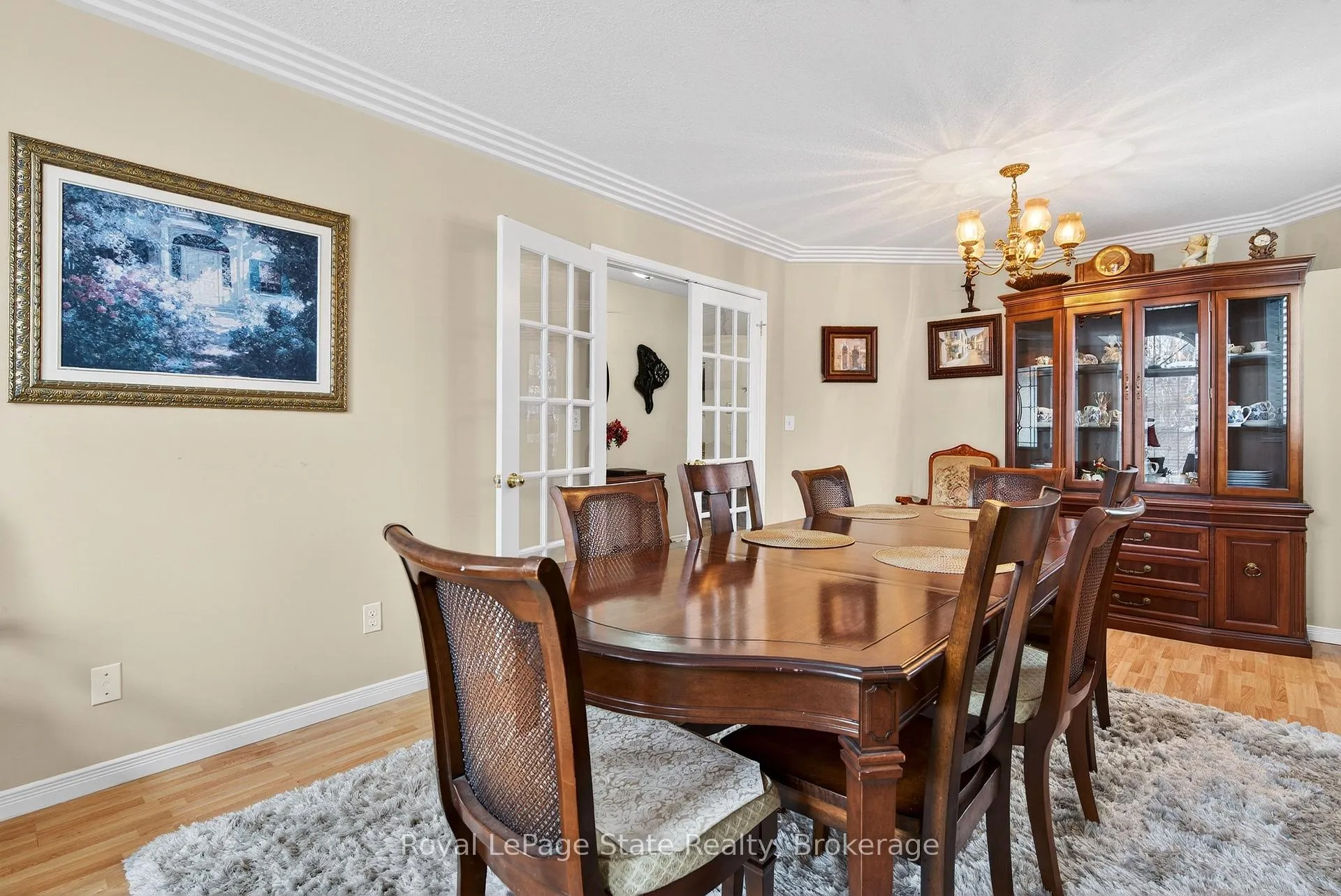 Photo 7 of 2 Evergreen Court, Brantford — HOMEH