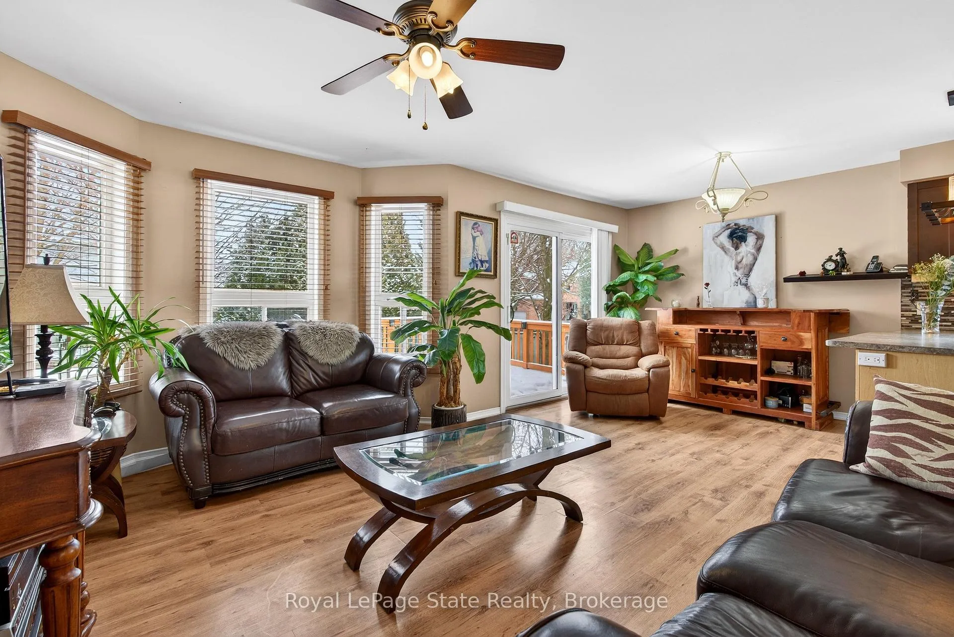 Photo 12 of 2 Evergreen Court, Brantford — HOMEH