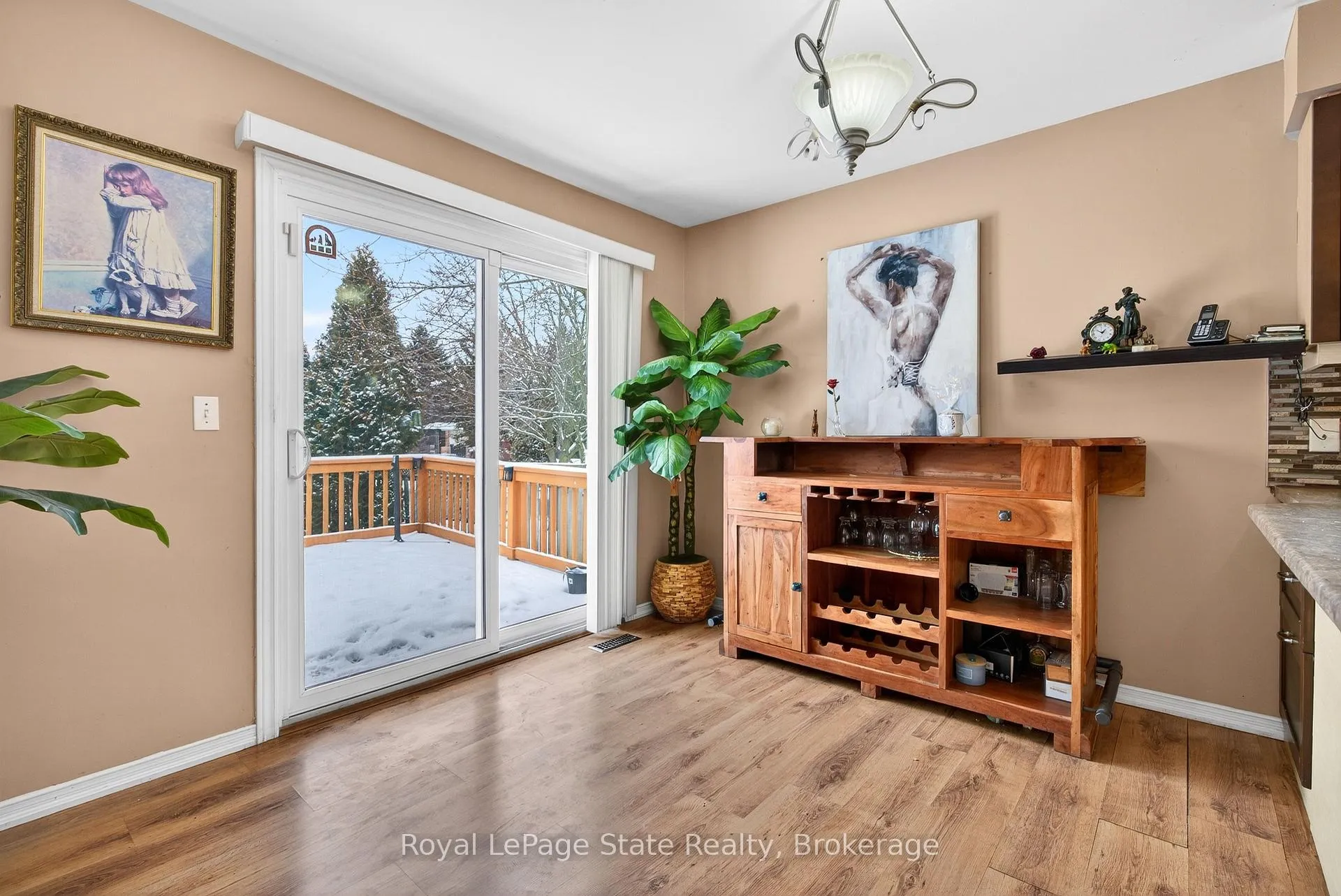 Photo 13 of 2 Evergreen Court, Brantford — HOMEH