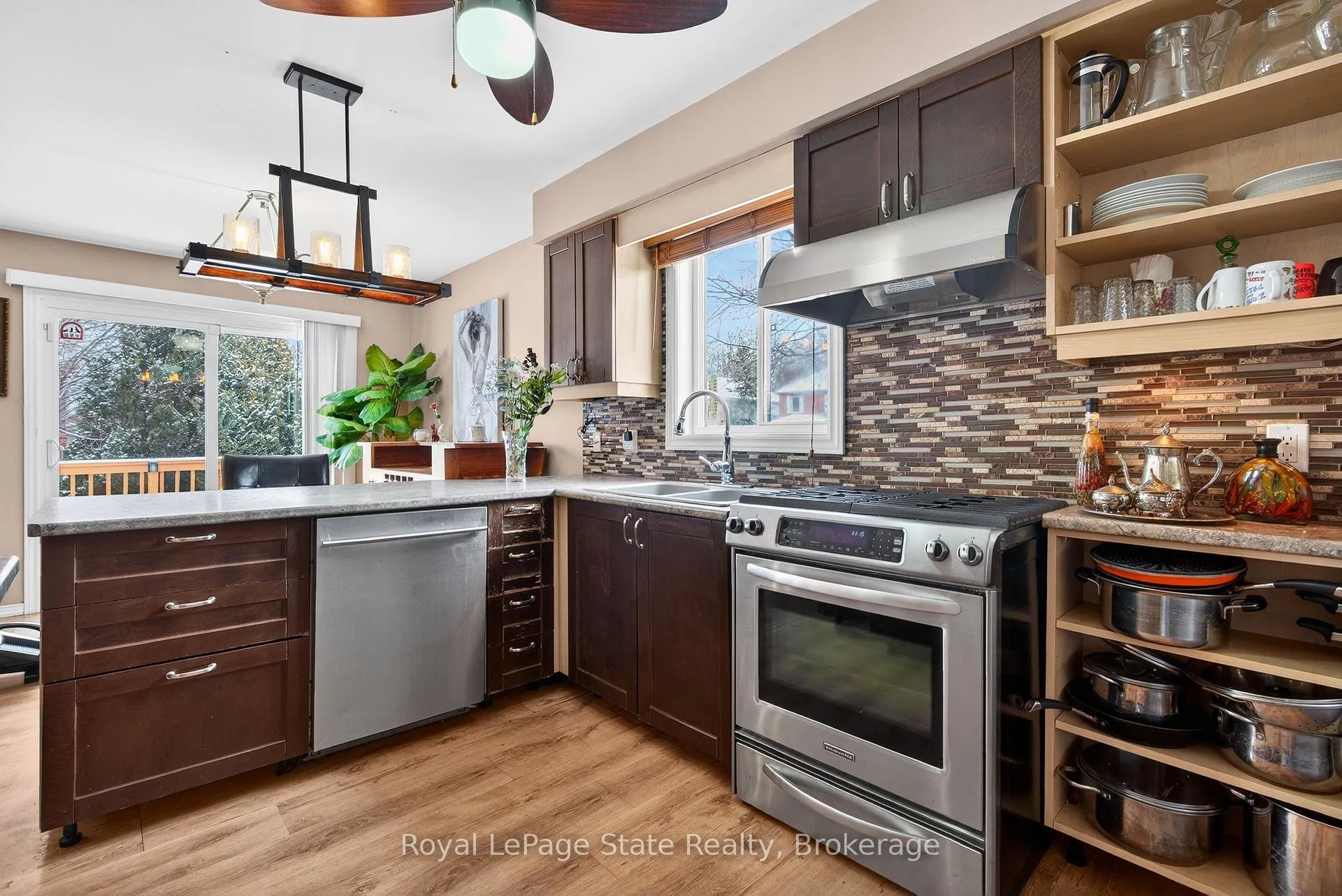 Photo 16 of 2 Evergreen Court, Brantford — HOMEH
