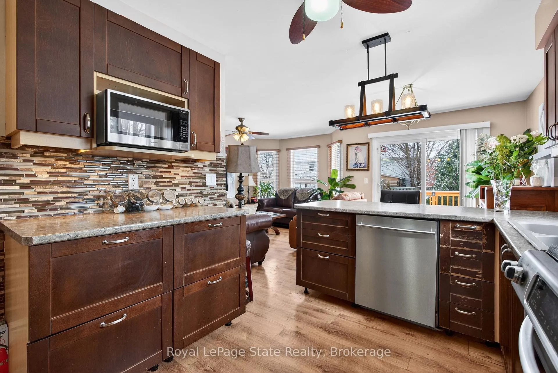 Photo 17 of 2 Evergreen Court, Brantford — HOMEH