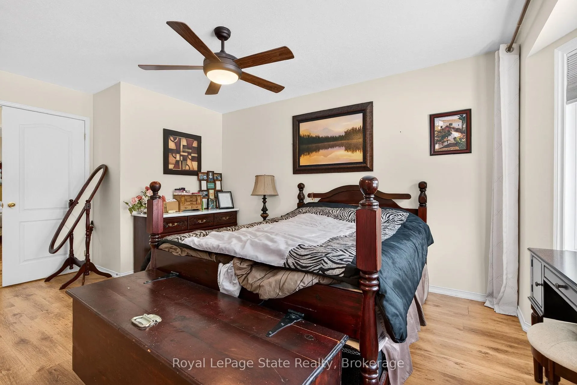 Photo 19 of 2 Evergreen Court, Brantford — HOMEH