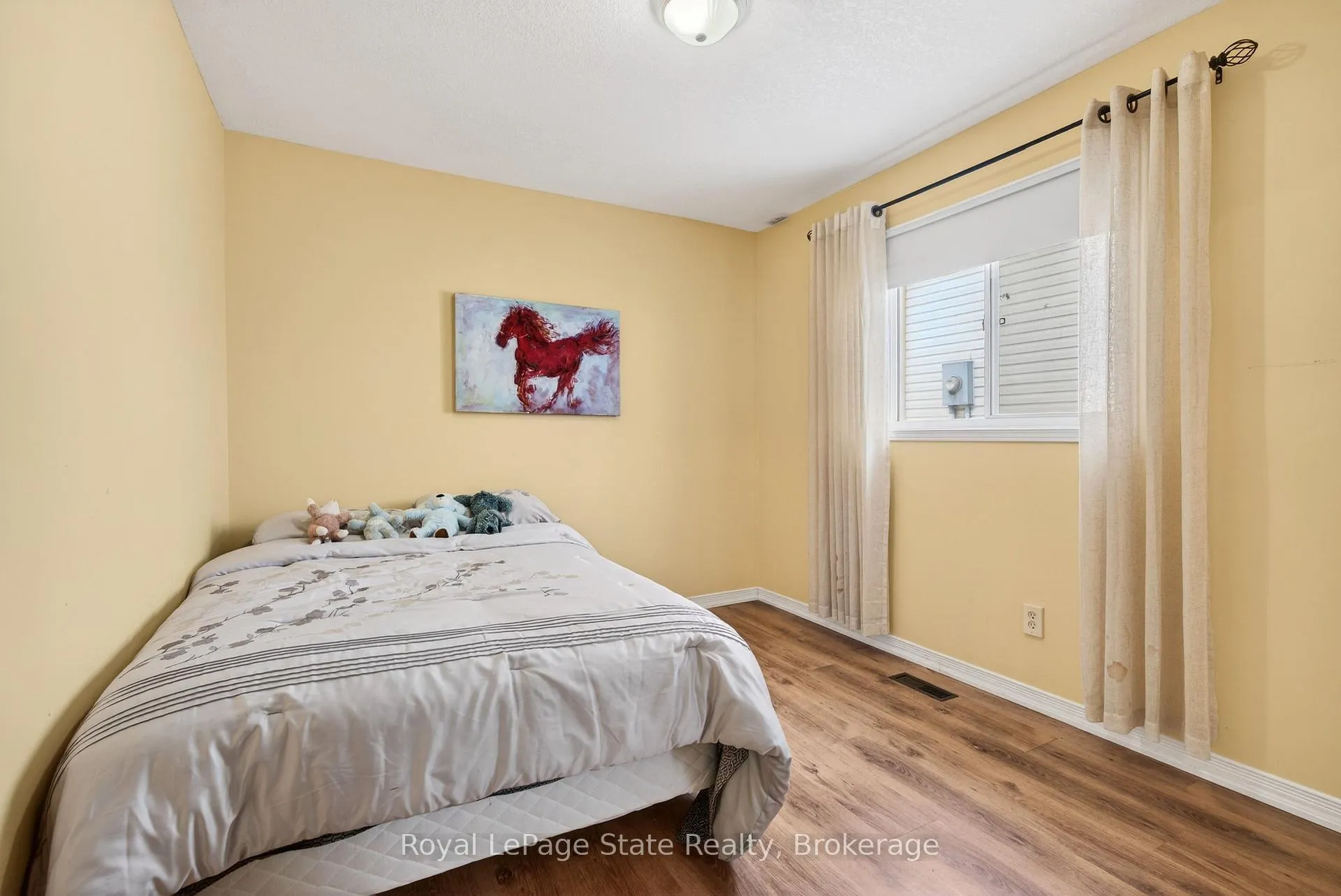 Photo 22 of 2 Evergreen Court, Brantford — HOMEH