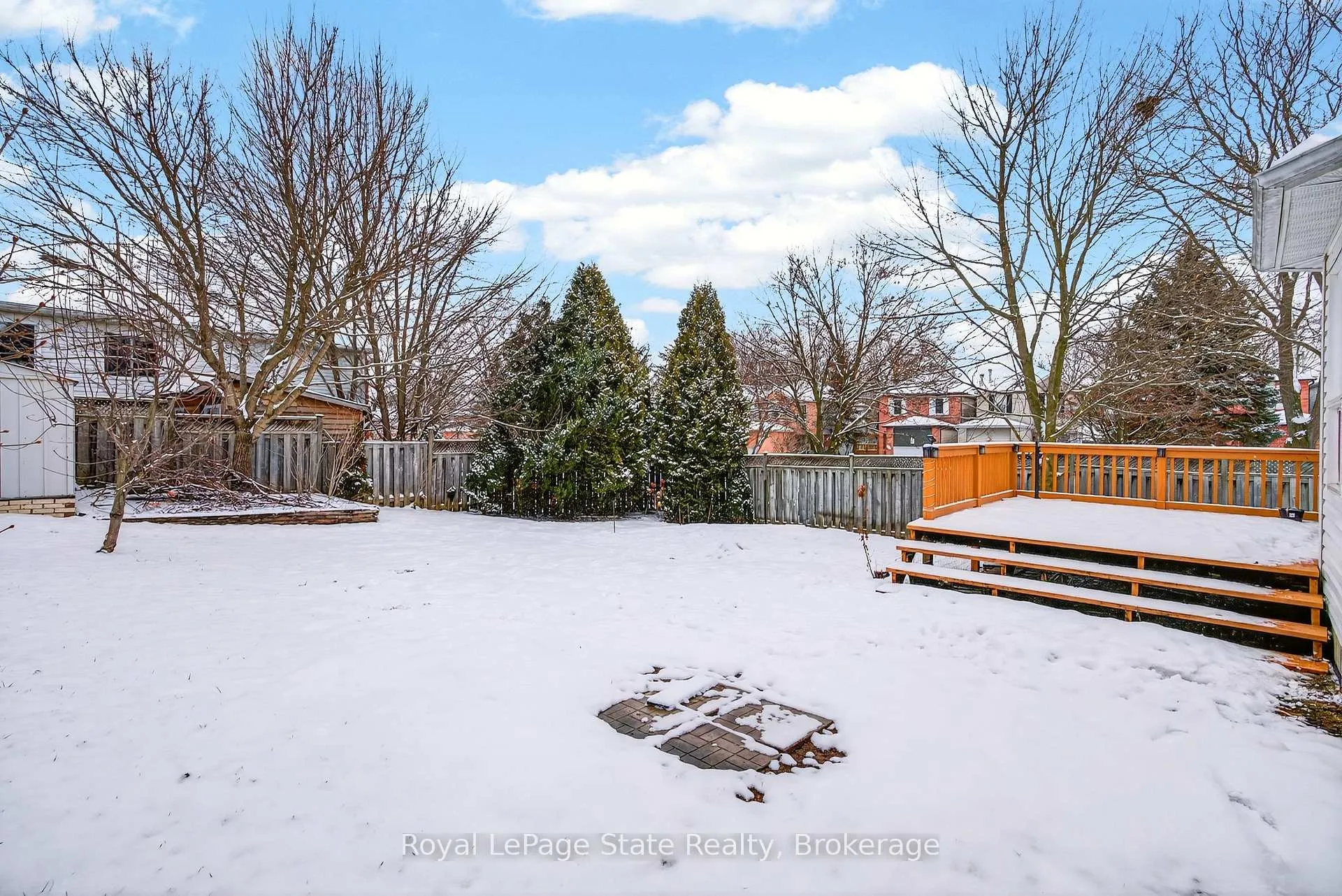 Photo 33 of 2 Evergreen Court, Brantford — HOMEH