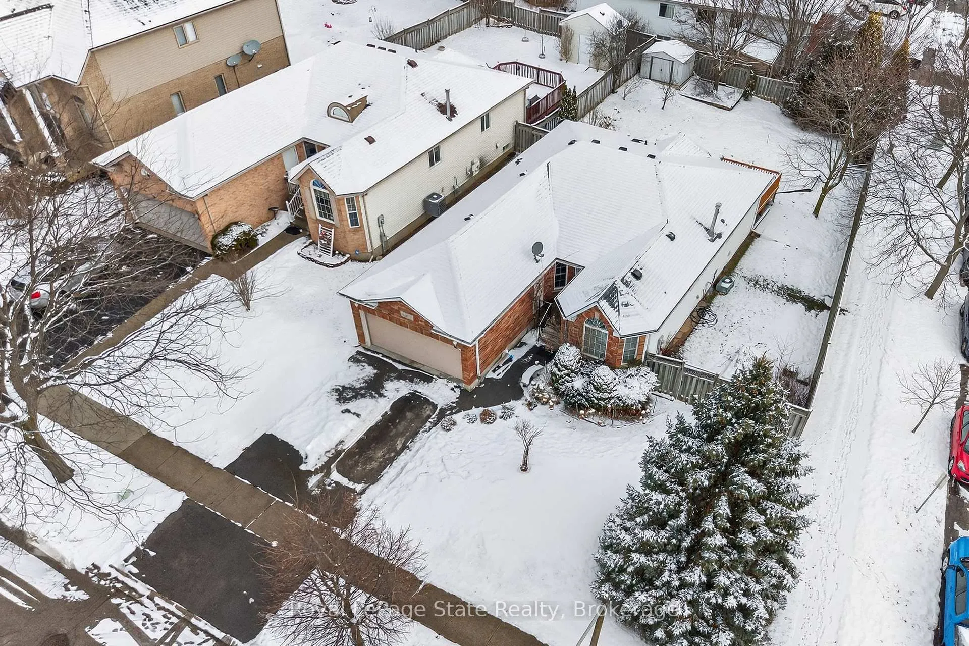 Photo 37 of 2 Evergreen Court, Brantford — HOMEH