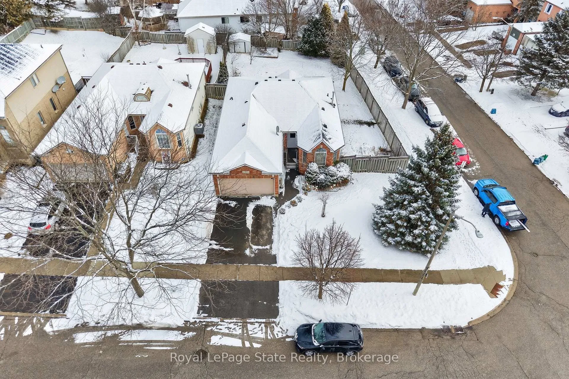 Photo 38 of 2 Evergreen Court, Brantford — HOMEH