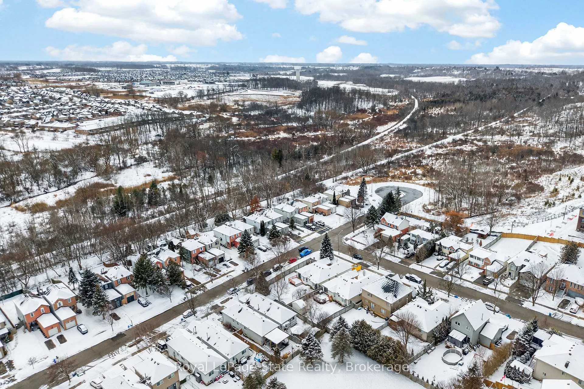 Photo 42 of 2 Evergreen Court, Brantford — HOMEH