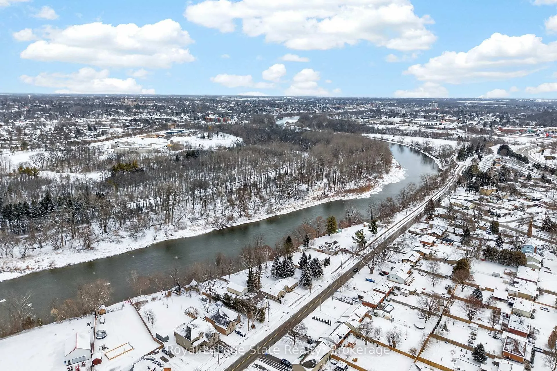 Photo 44 of 2 Evergreen Court, Brantford — HOMEH